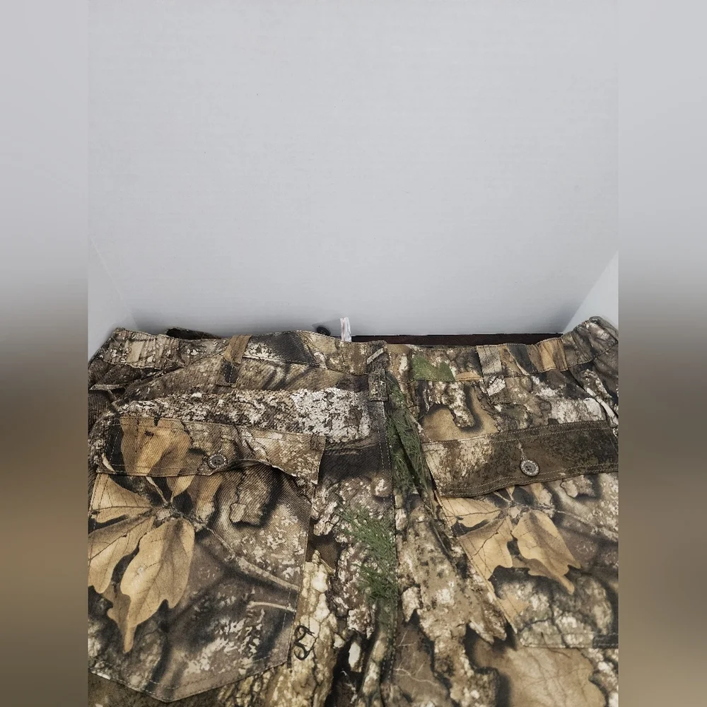 NWT Realtree Brand 6 Pocket Cargo Hunting Pants In Size XXL (44-46)